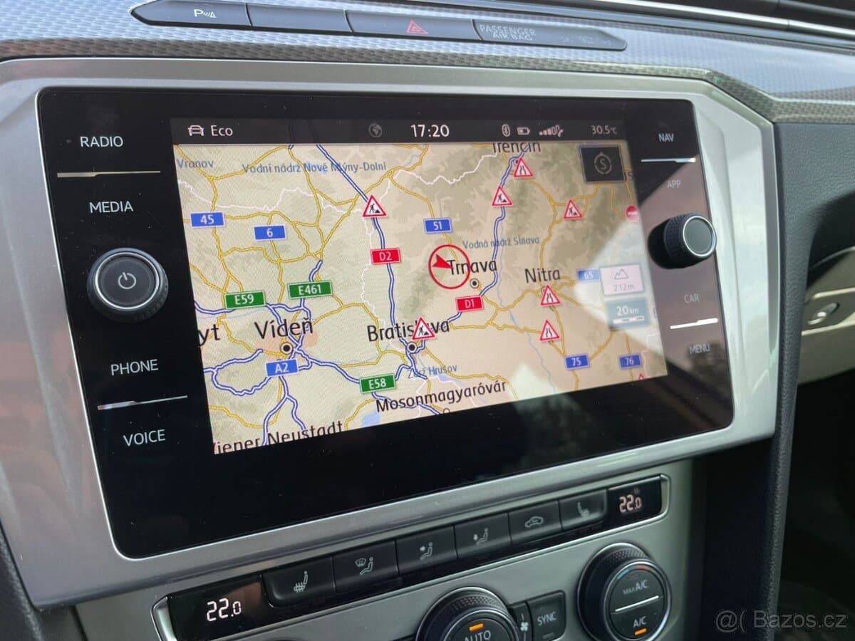 2017 Volkswagen PASSAT - 16