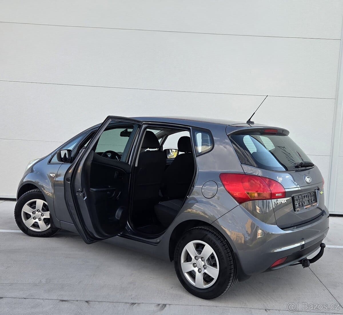 2010 Kia VENGA - 16