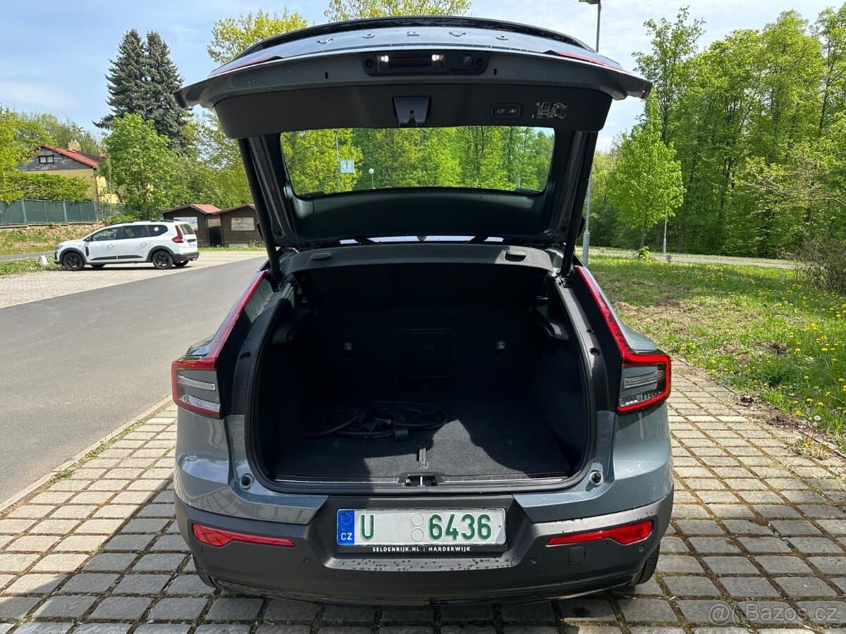 2022 Volvo C40 - 16