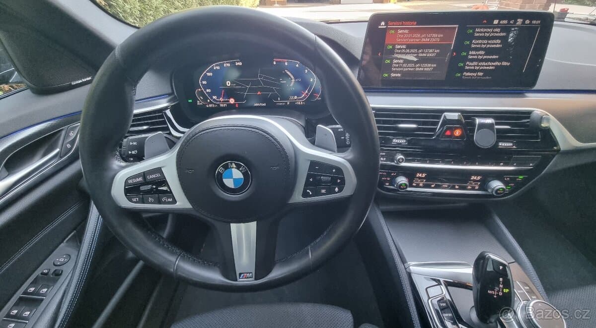 2022 BMW 5-SERIES - 16