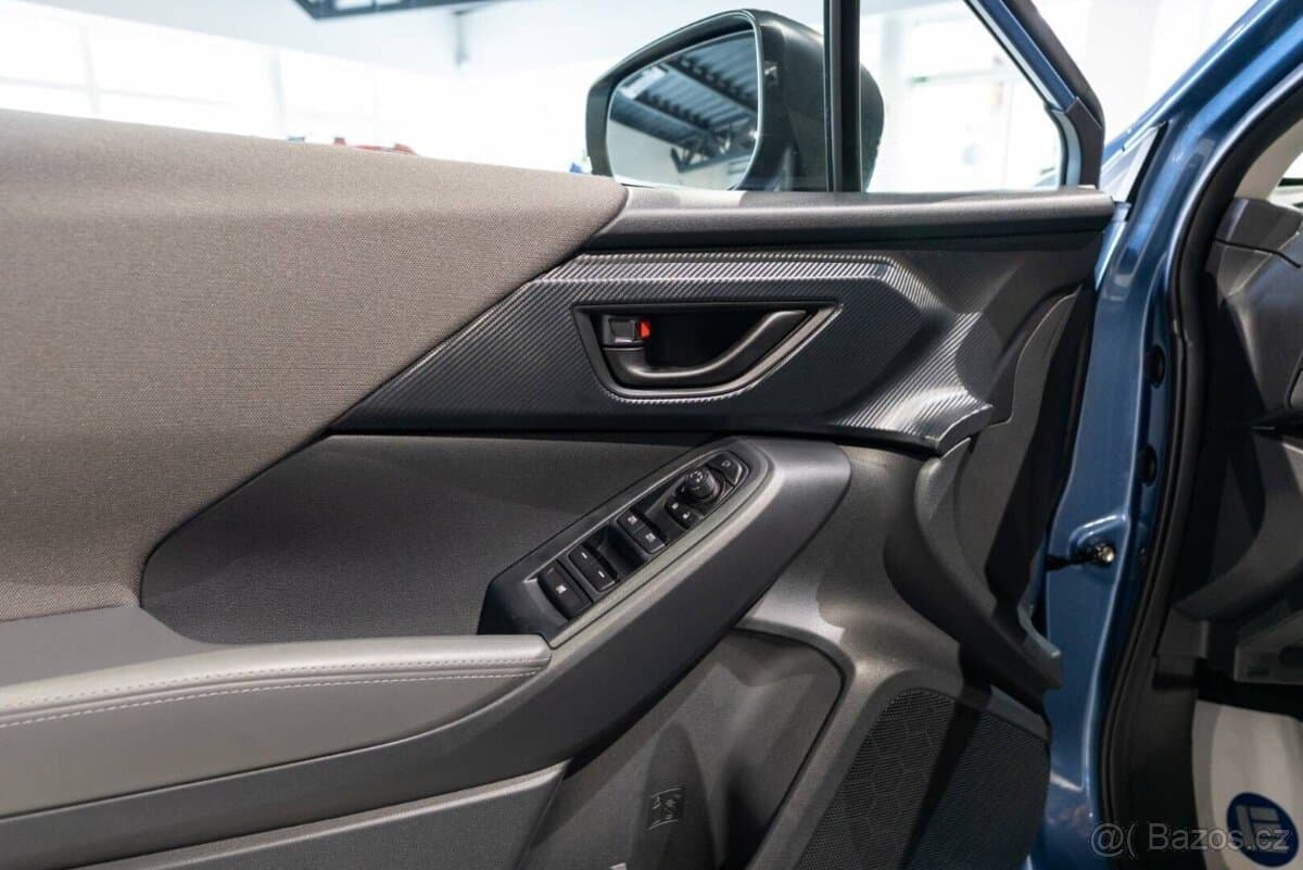 2025 Subaru CROSSTREK - 16