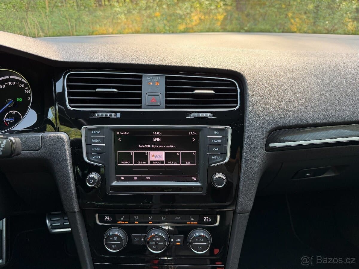 2016 Volkswagen GOLF - 16