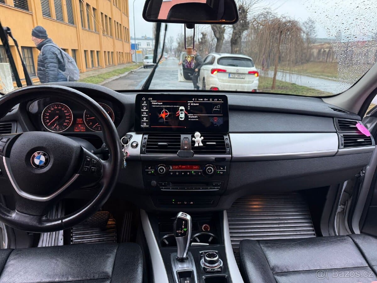 2010 BMW X5 - 16