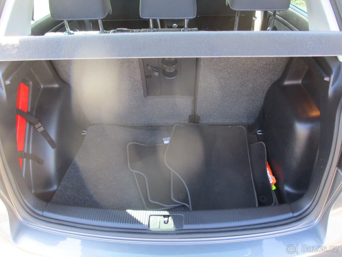 2012 Volkswagen GOLF - 16