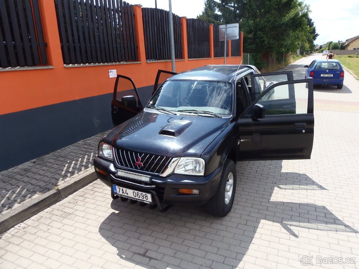 2002 Mitsubishi L200 - 16