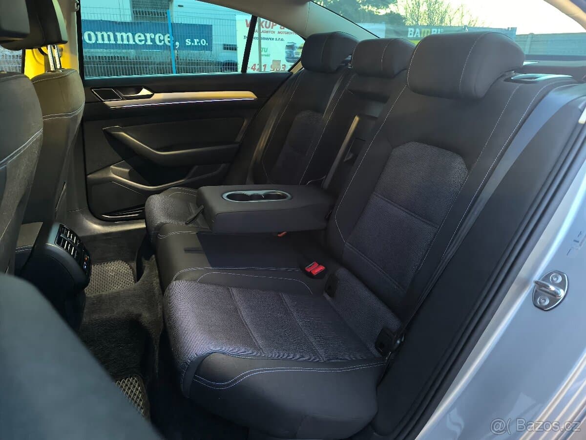 2016 Volkswagen PASSAT - 16