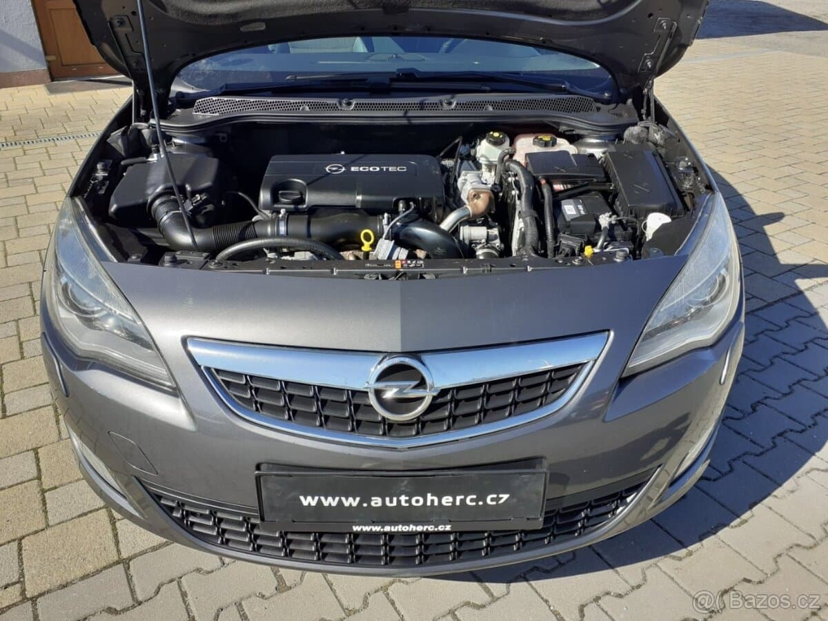 2011 Opel ASTRA - 16
