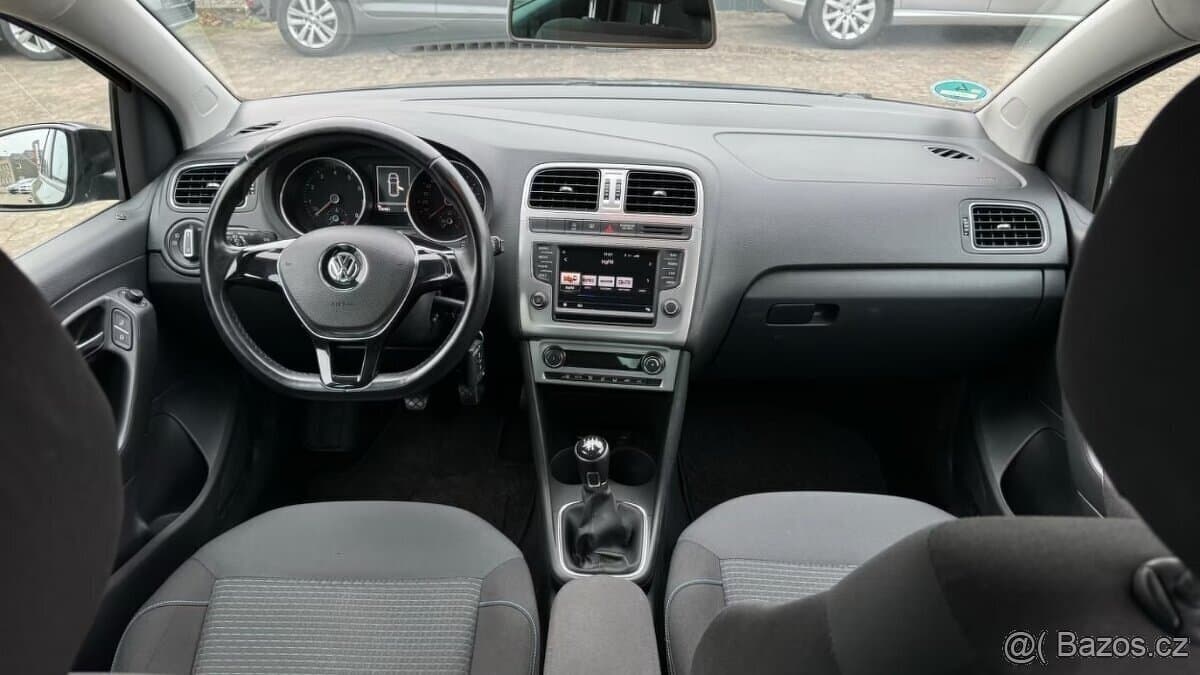 2016 Volkswagen POLO - 16