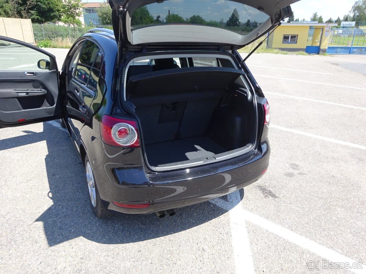 2011 Volkswagen GOLF - 16