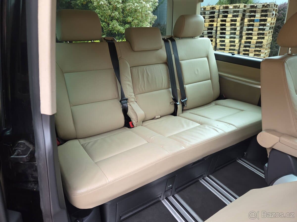2009 Volkswagen MULTIVAN - 16