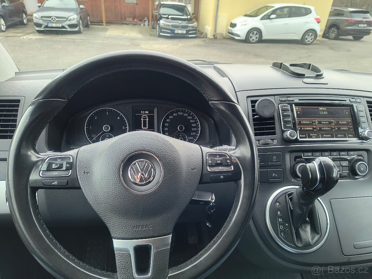 2013 Volkswagen MULTIVAN - 16