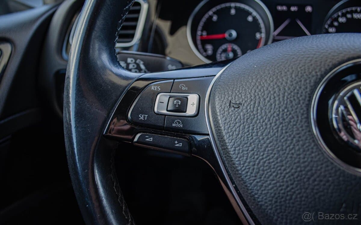 2015 Volkswagen GOLF - 16