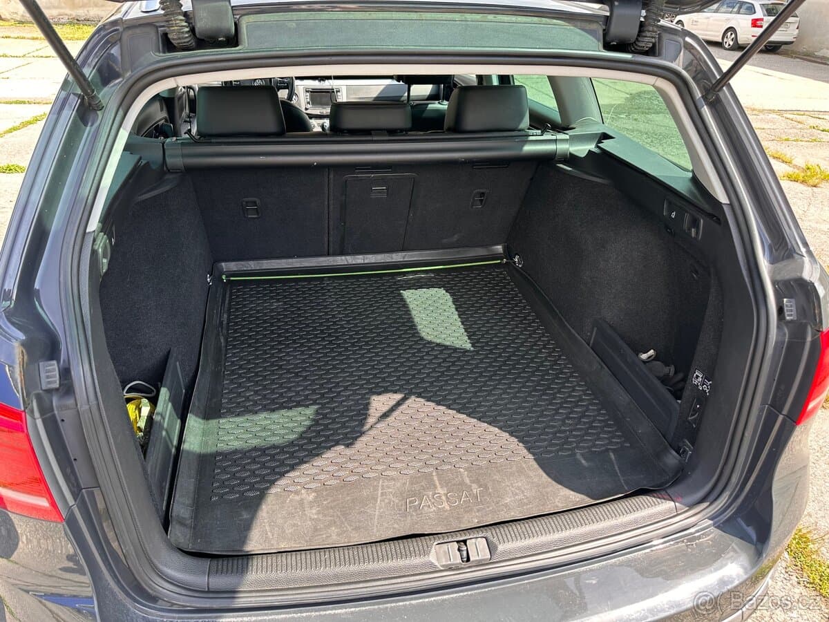 2013 Volkswagen PASSAT - 16