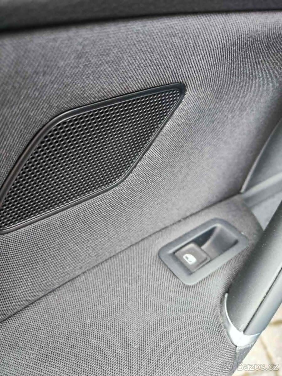Volkswagen GOLF - 16