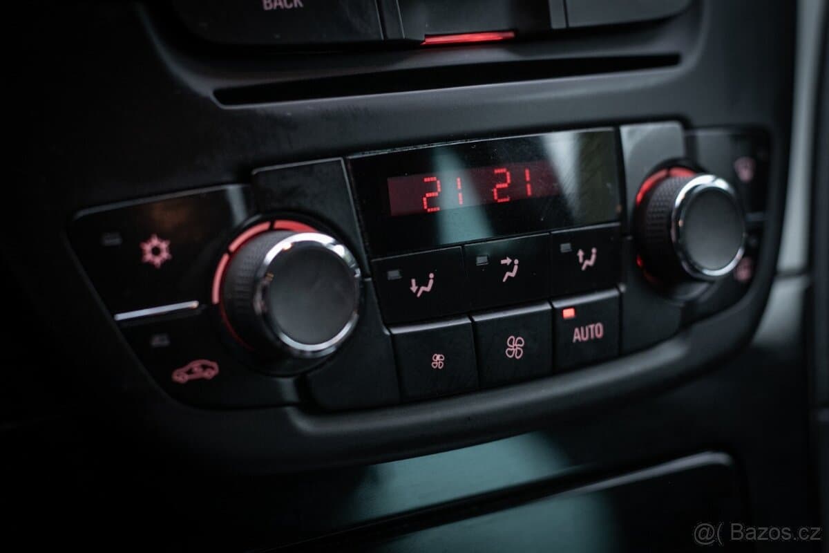 2012 Opel INSIGNIA - 16