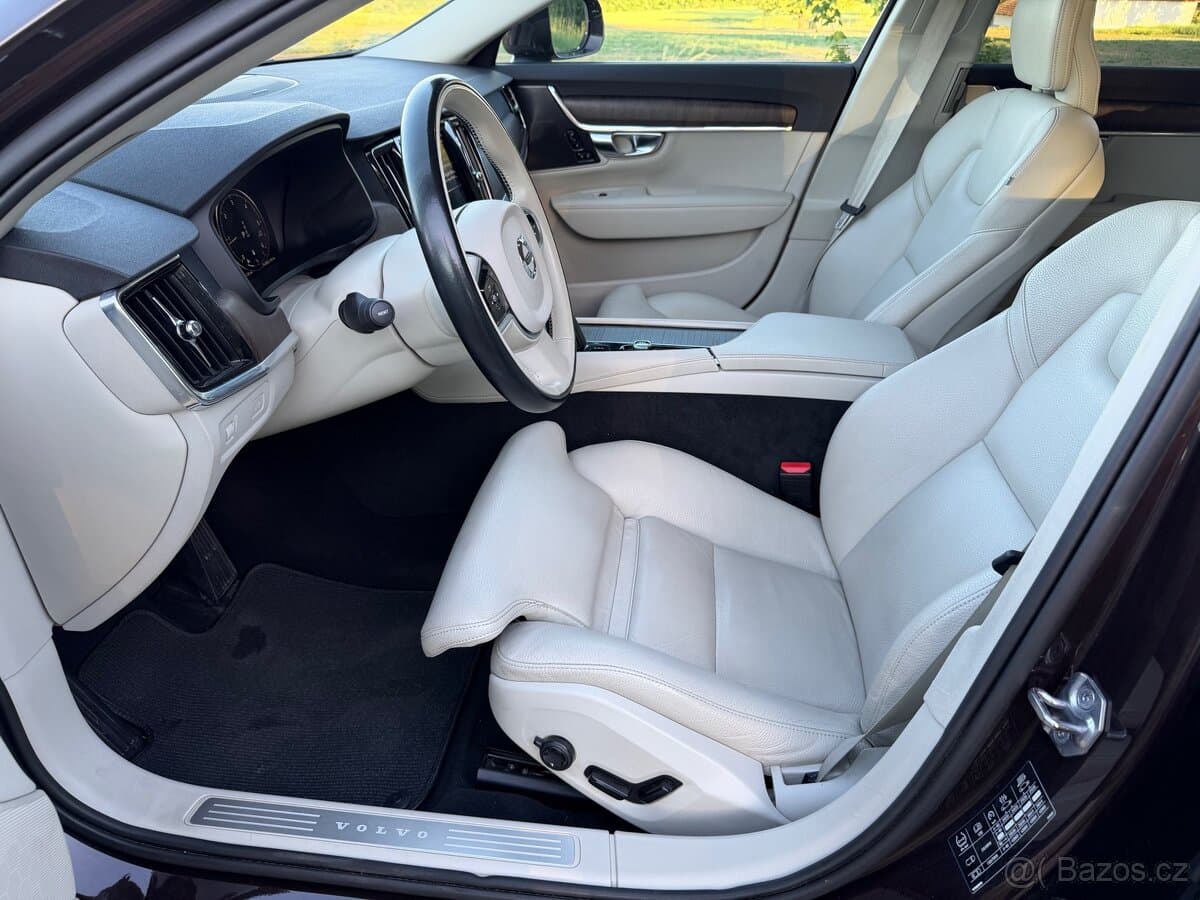 2021 Volvo V90 - 16