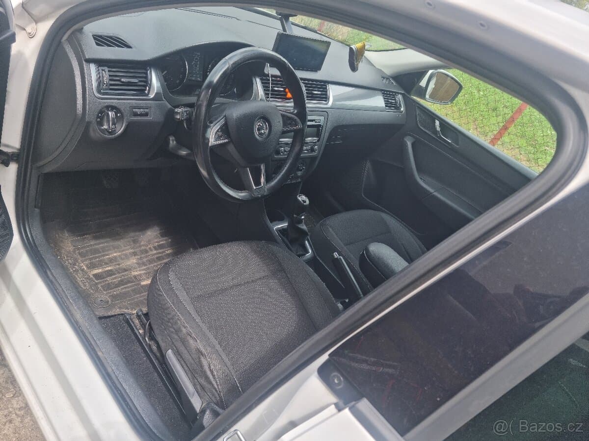 2014 Škoda RAPID - 16