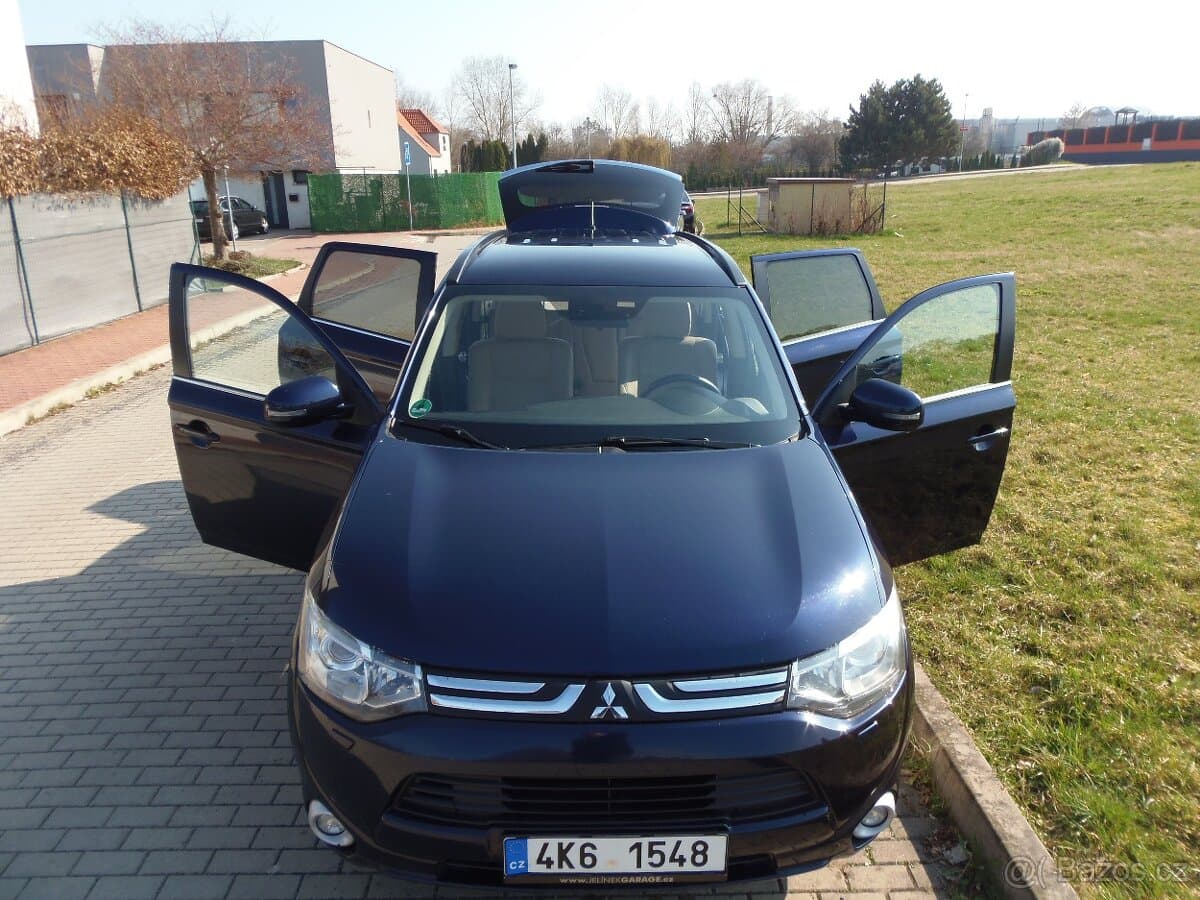 2013 Mitsubishi OUTLANDER - 16