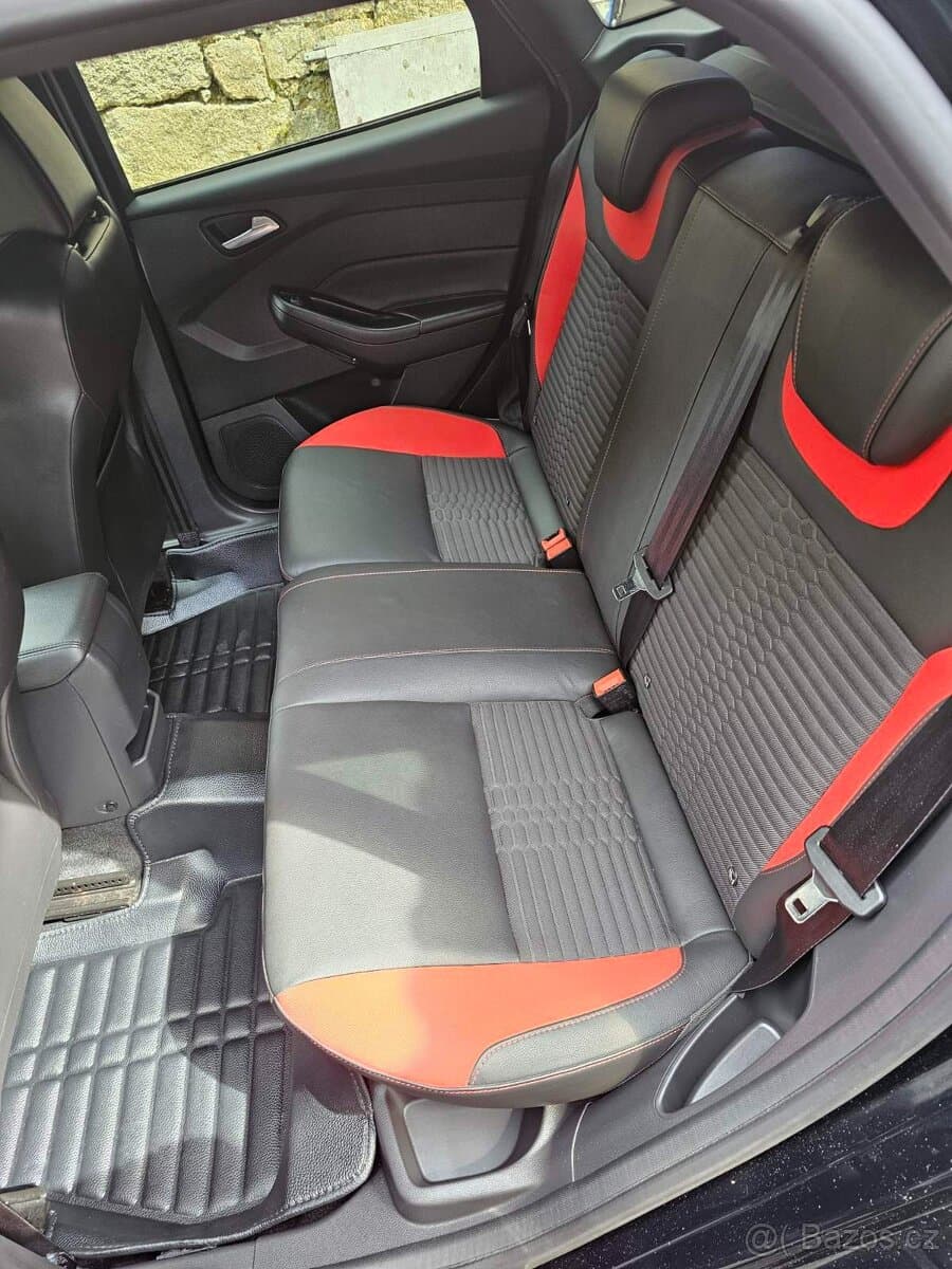 2018 Ford FOCUS - 16