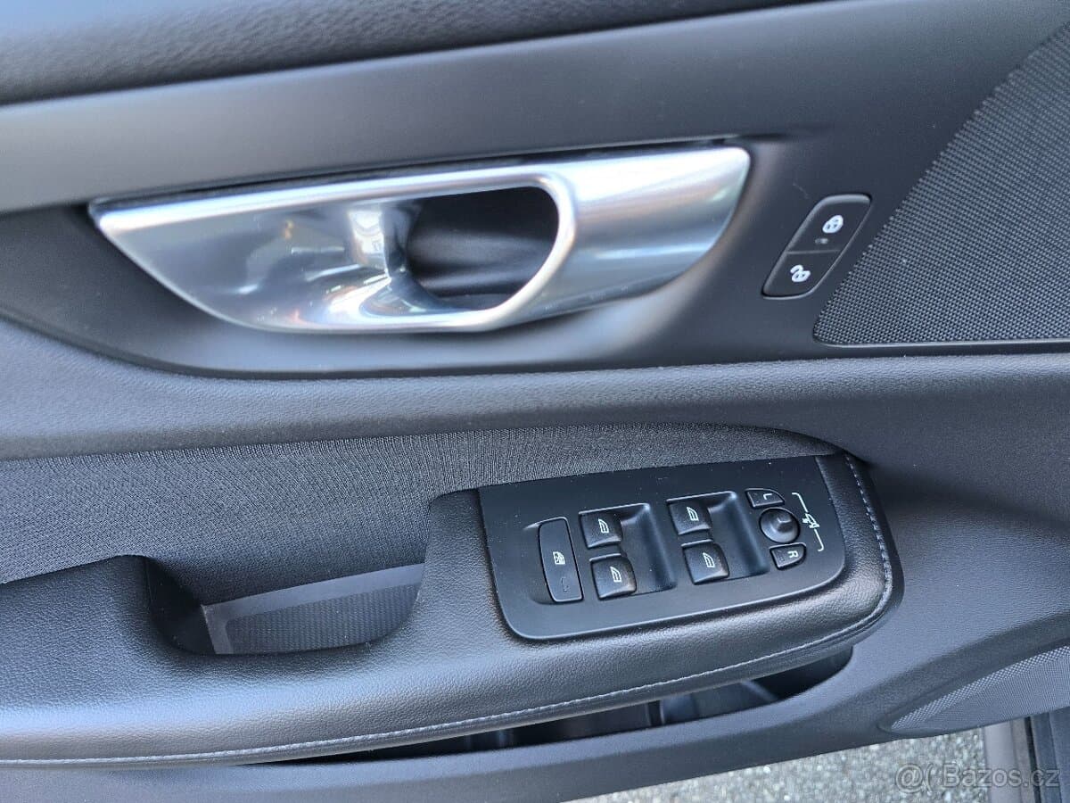 2021 Volvo V60 - 16