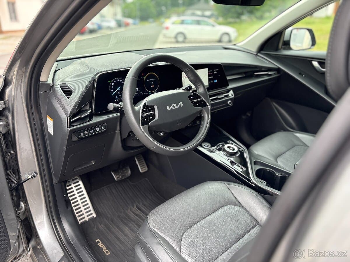 2022 Kia NIRO - 16