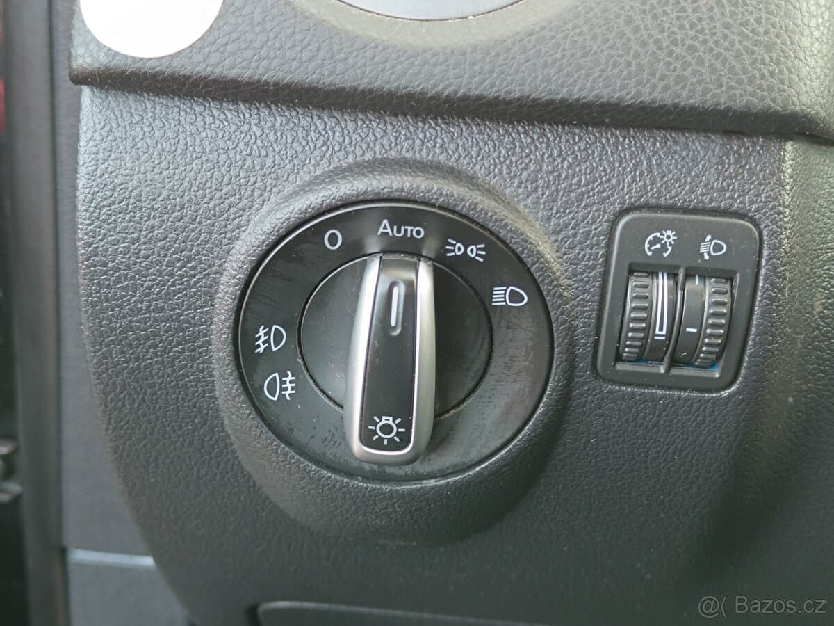 2011 Volkswagen TIGUAN - 16