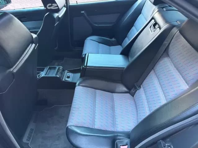 1989 BMW M5 - 16