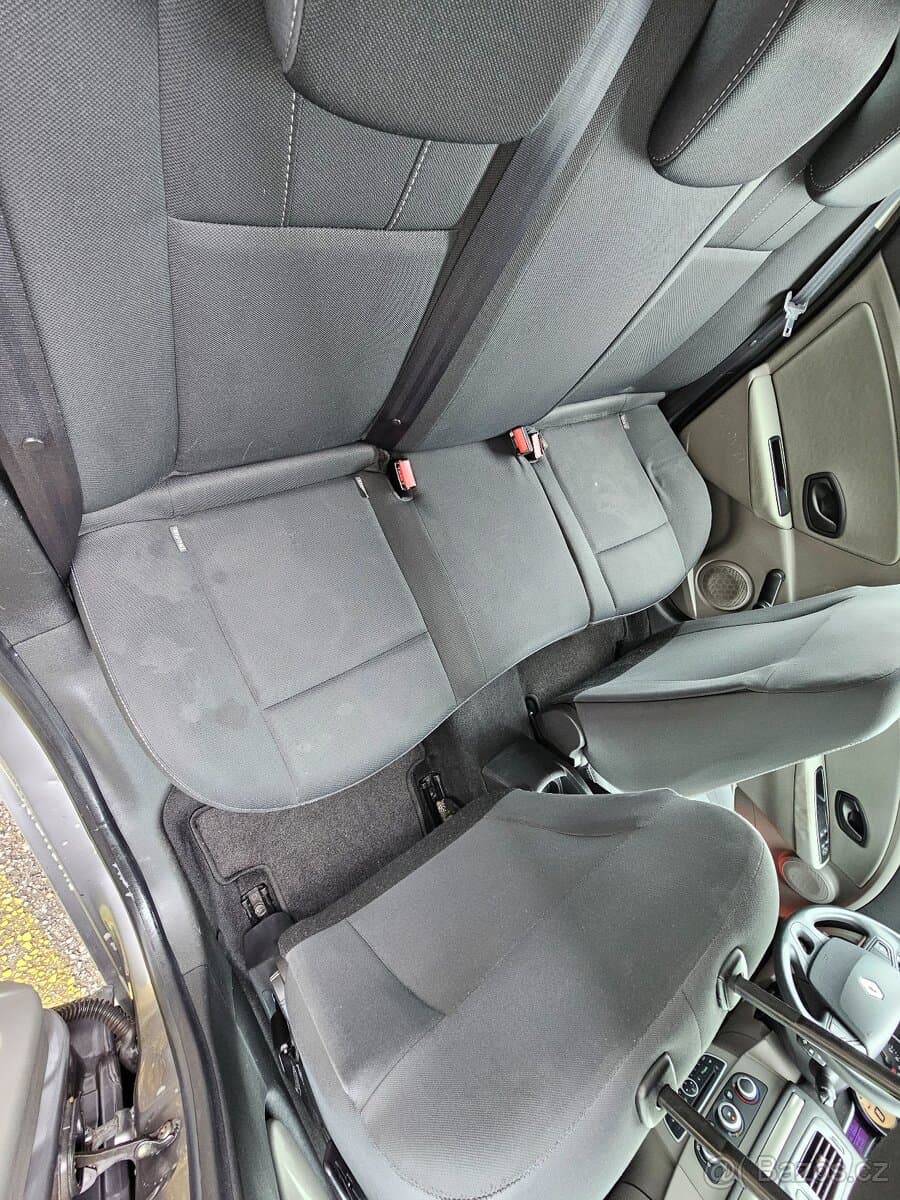 2010 Renault MEGANE - 16