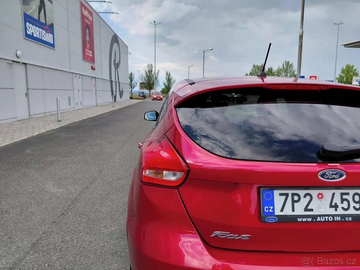 2017 Ford FOCUS - 16