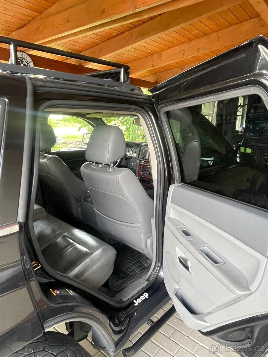 2005 Jeep CHEROKEE - 16