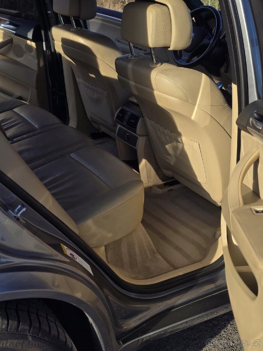 2010 BMW X5 - 16
