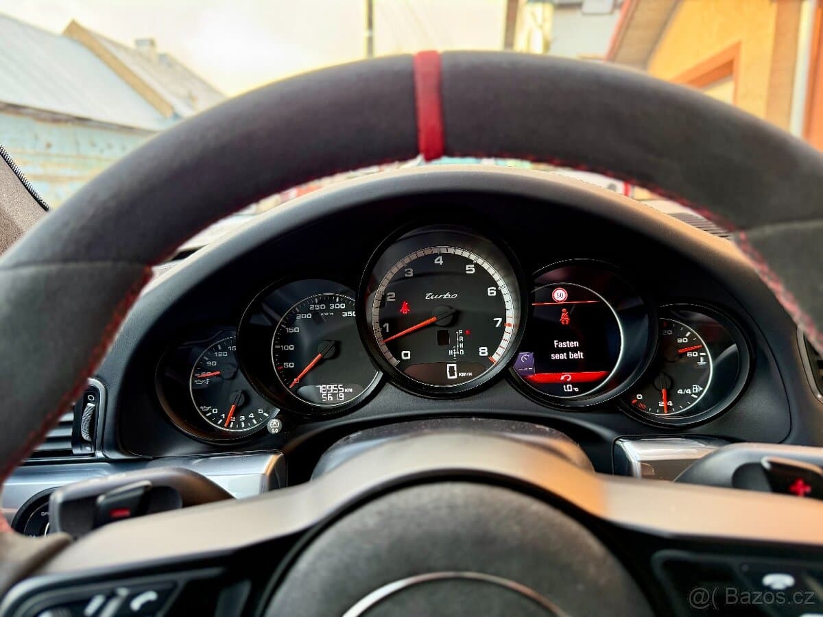 2014 Porsche 911 - 16