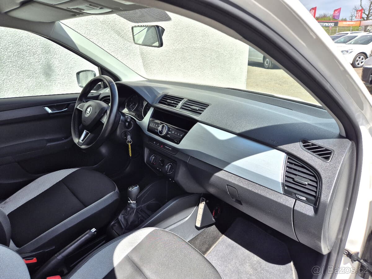 2015 Škoda FABIA - 16