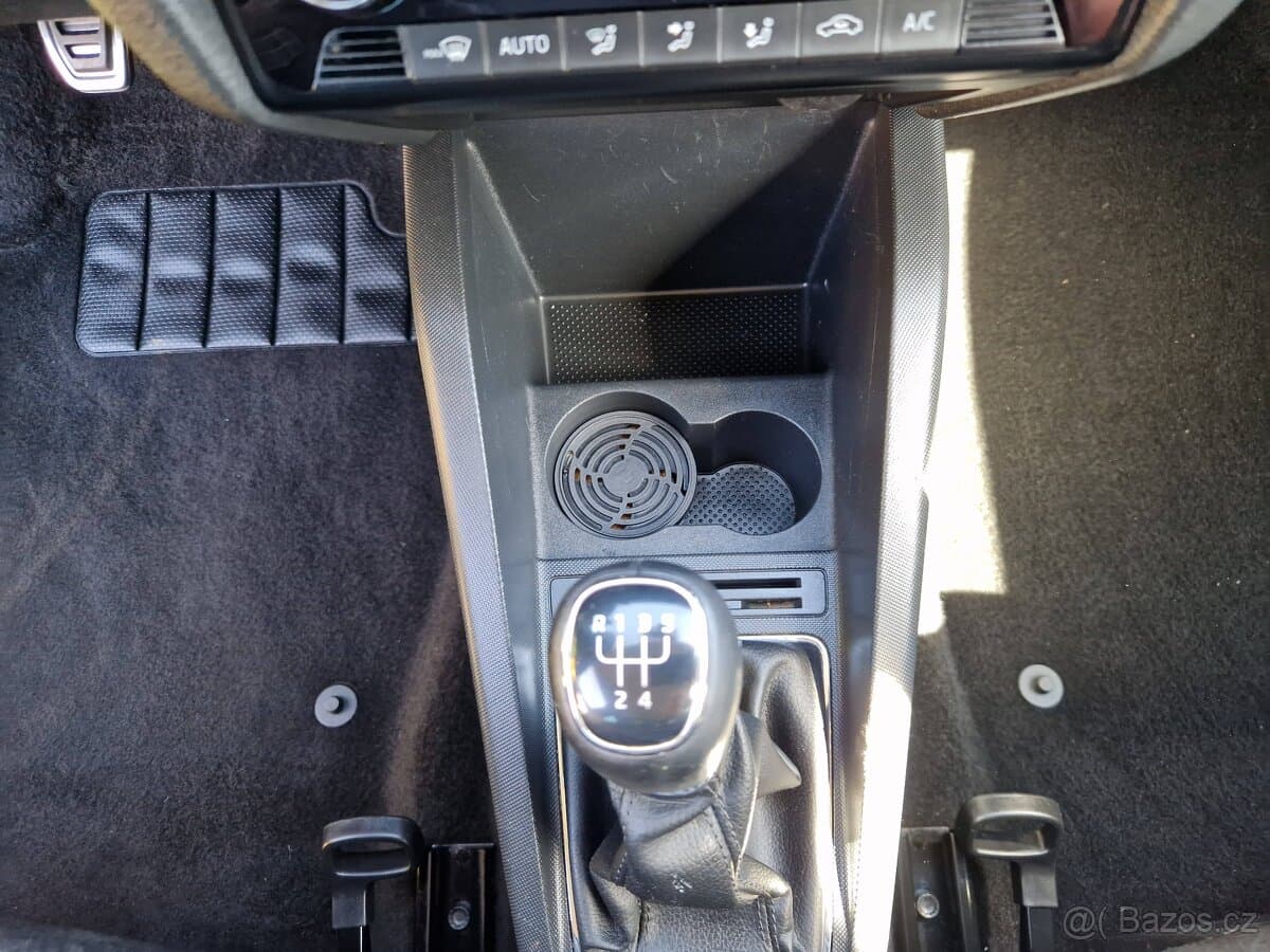 2014 Škoda FABIA - 16