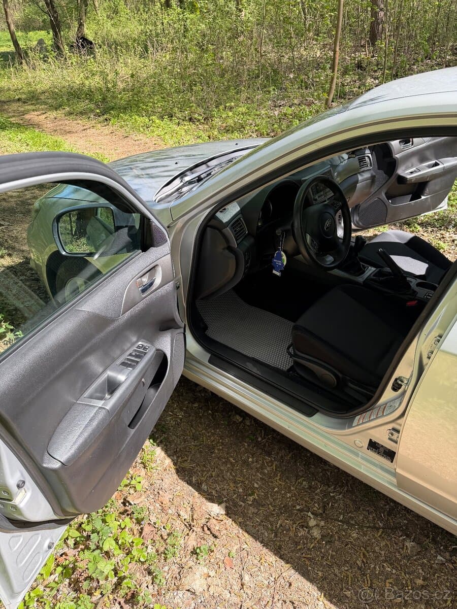 Subaru IMPREZA - 16