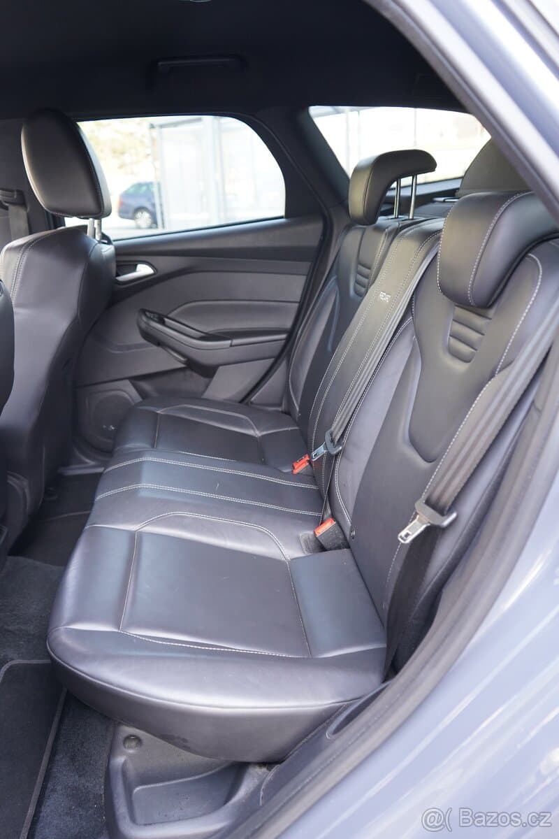 2017 Ford FOCUS - 16