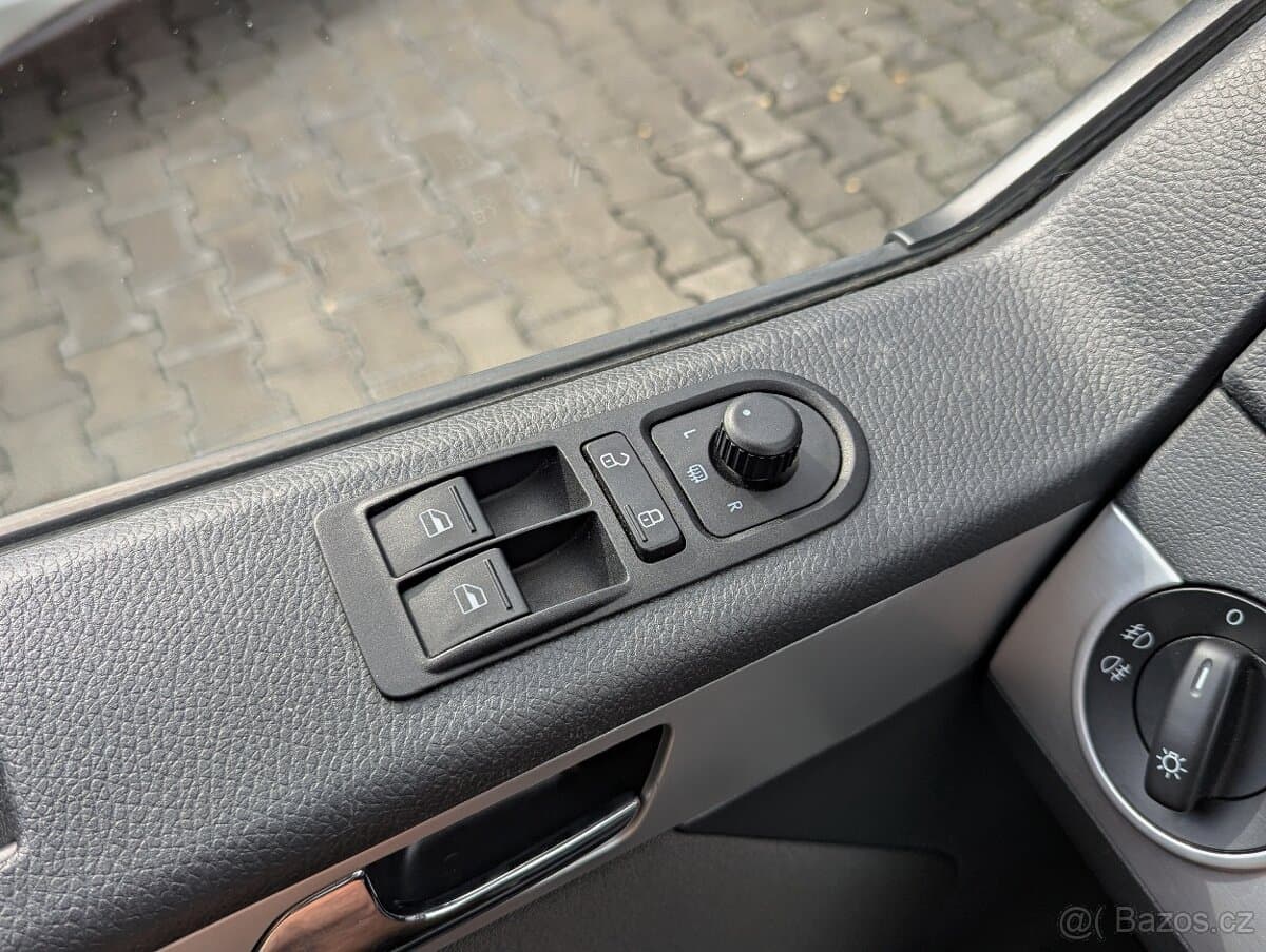 2015 Volkswagen MULTIVAN - 16