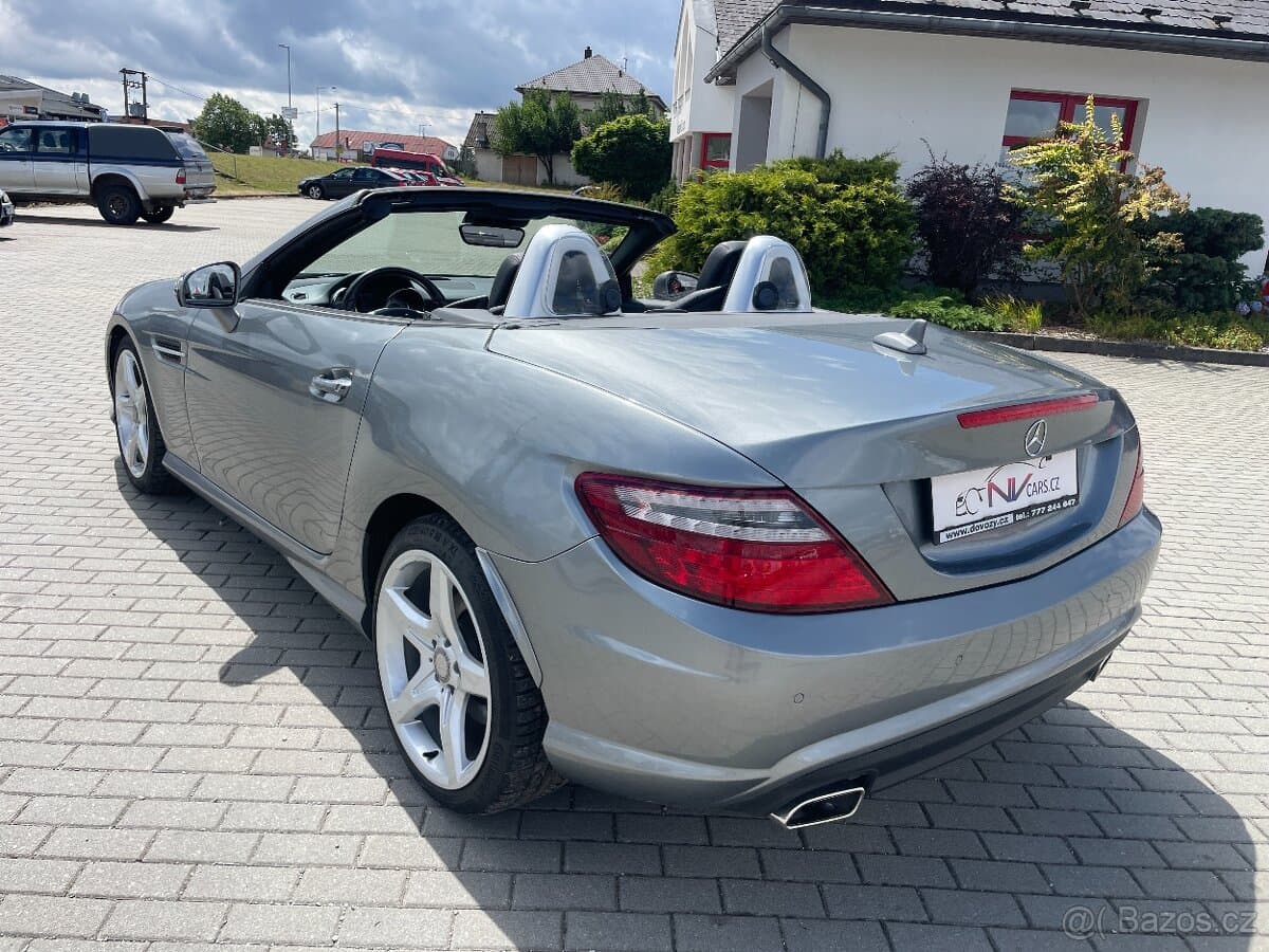 2011 Mercedes-Benz SL - 16