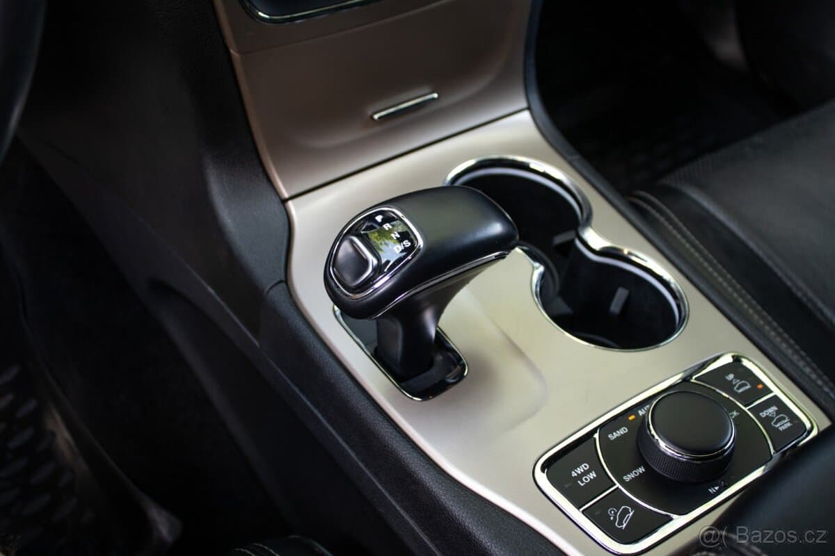 2014 Jeep CHEROKEE - 16