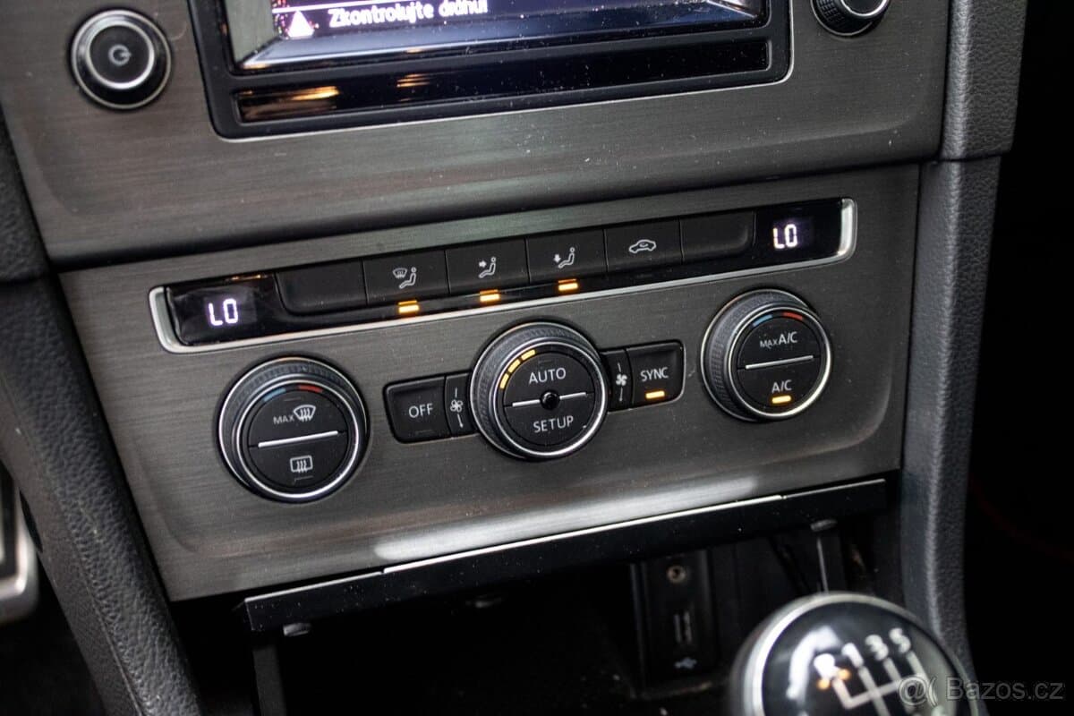 2013 Volkswagen GOLF - 16