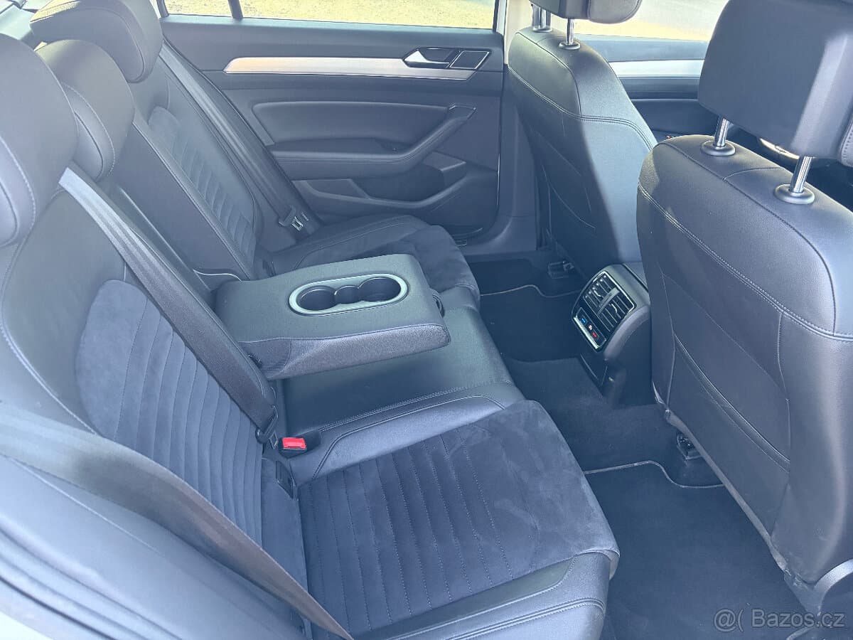 2019 Volkswagen PASSAT - 16