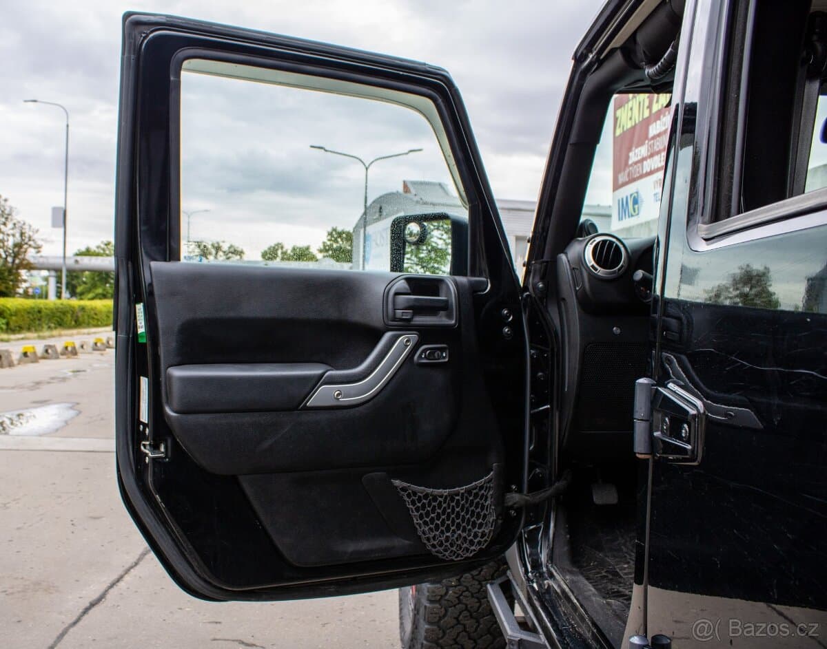2013 Jeep WRANGLER - 16
