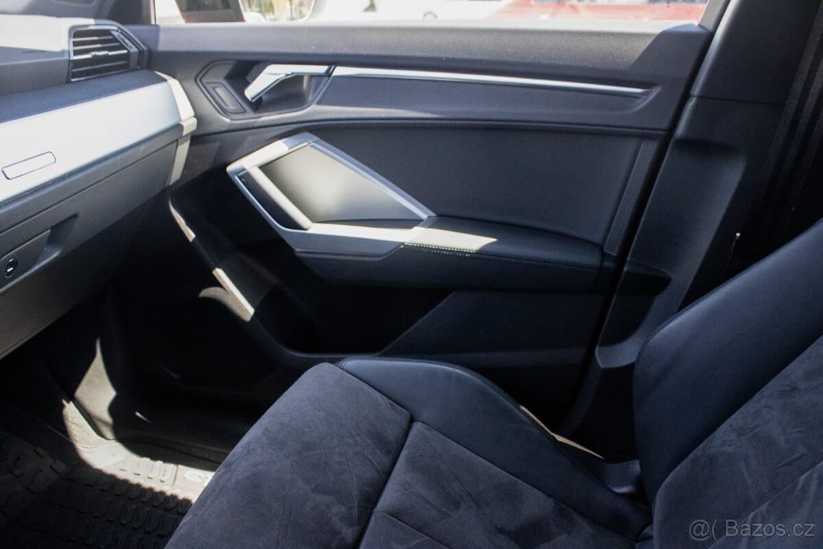 2019 Audi Q3 - 16