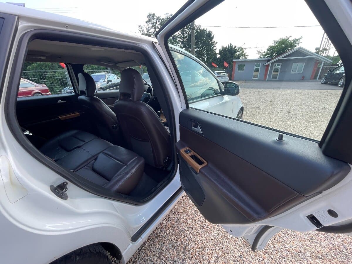 2010 Volvo V50 - 16