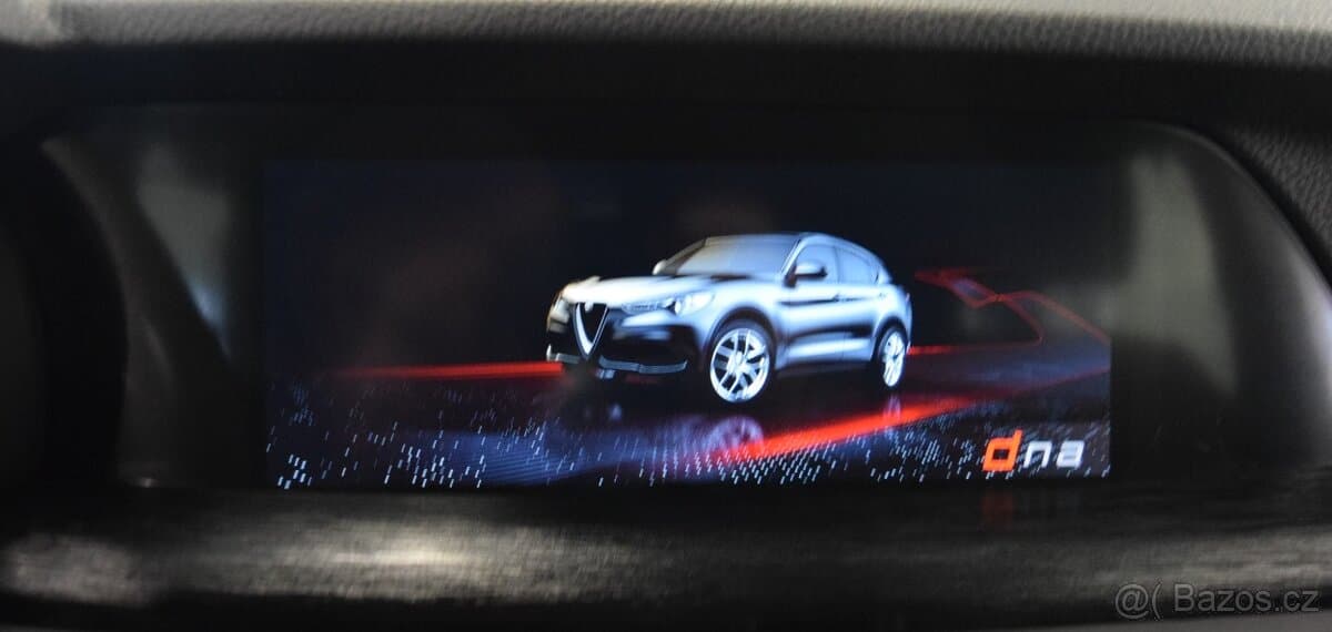 2020 Alfa Romeo STELVIO - 16