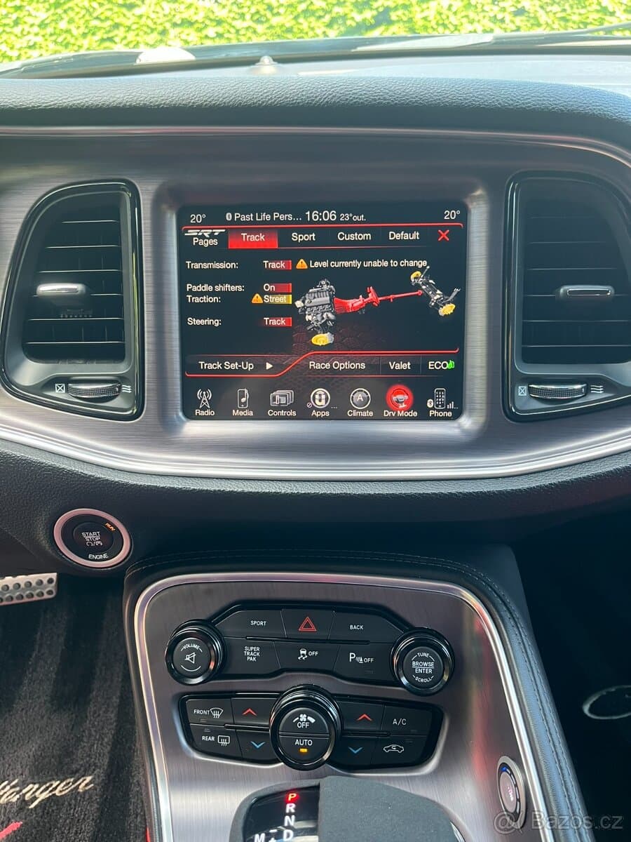 2015 Dodge CHALLENGER - 16