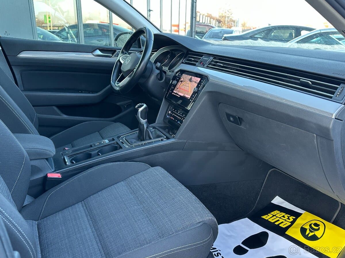 2021 Volkswagen PASSAT - 16