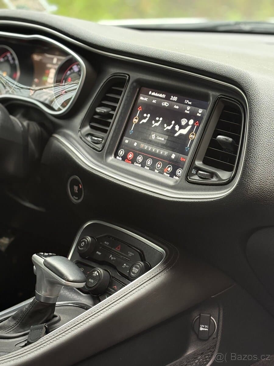 2018 Dodge CHALLENGER - 16