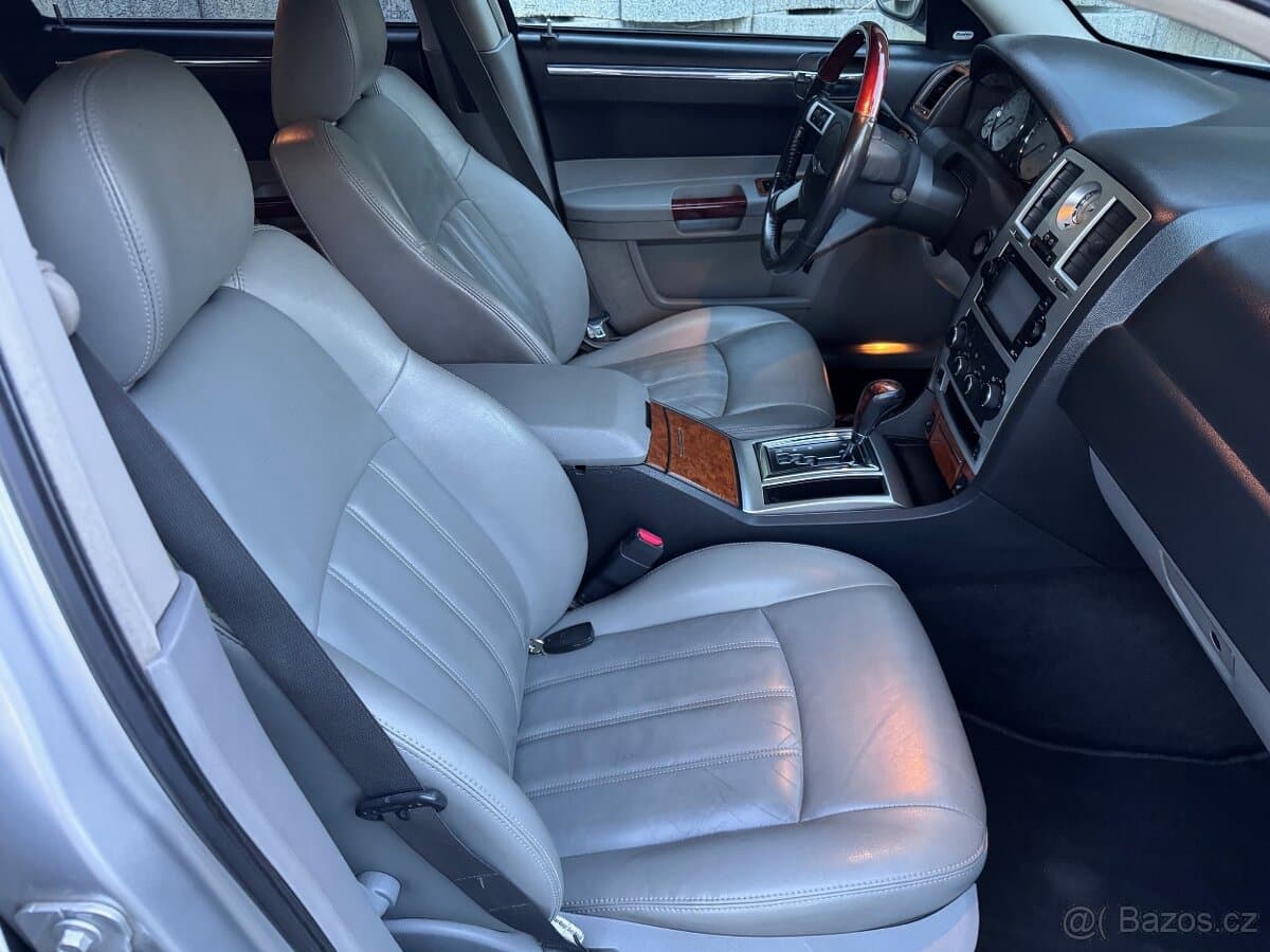 2007 Chrysler 300C - 16