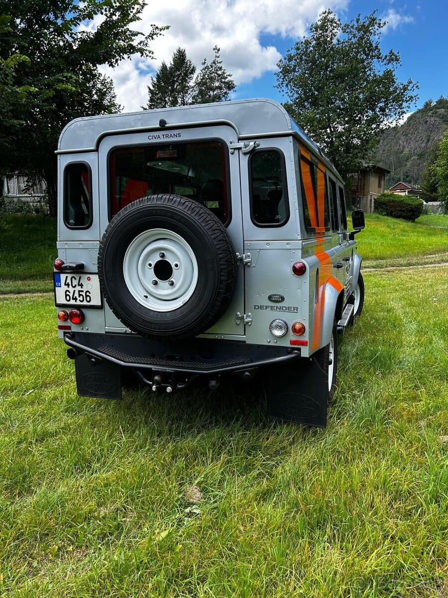 2011 Land Rover DEFENDER - 16